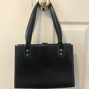 Wilson Leather small shoulder bag.